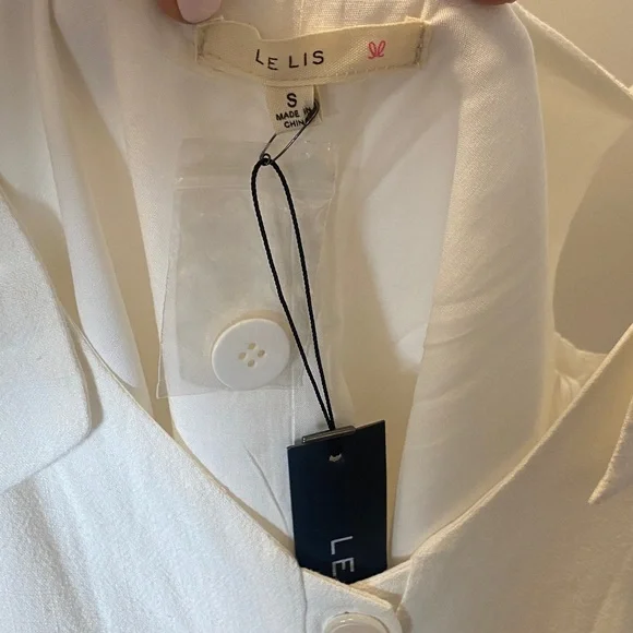 White Button-Down Sleeveless Romper - Picture 8 of 14